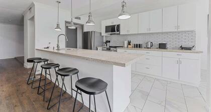 Newly Renovated 6BR 3BA Port Arthur Home With Hot Tub