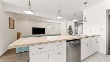 Rumah (6 Bedrooms) | Interior