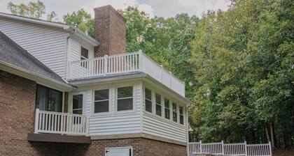 Rustic, wooded getaway nestled in the outskirts of Forsyth County