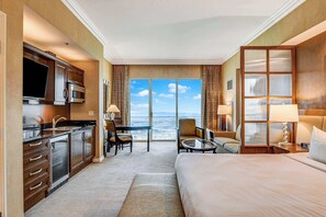 Apartment (0 Bedroom) | Interior - Spacious MGM Studio Topgolf Pool Views 07718 (Las Vegas)