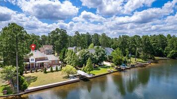 House (6 Bedrooms) | Interior