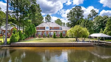 House (6 Bedrooms) | Interior