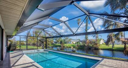 Rotunda West Canal - P820941