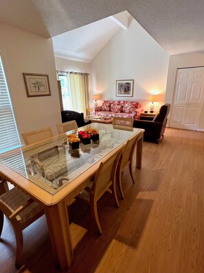 Interior - Top Floor Private Villa Close to Everything Amenity Cards Available 1819 (Seabrook Island)