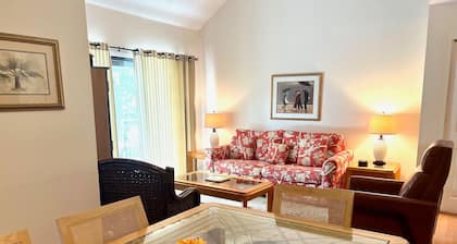 Top Floor Private Villa Close to Everything Amenity Cards Available 1819