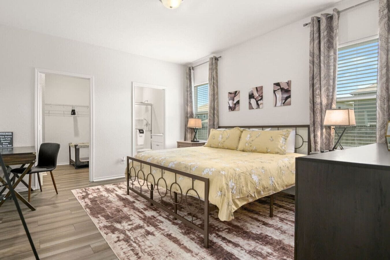 House (5 Bedrooms) | Interior