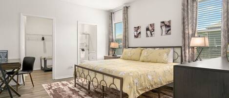 House (5 Bedrooms) | Interior