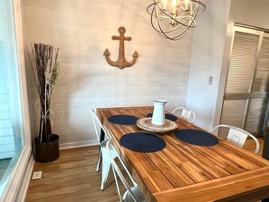 Interior - Top Floor Beach Retreat Tennis Courts Views 1812 (Seabrook Island)