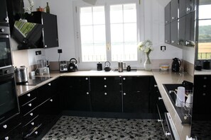 微波炉、烤箱、炉灶、洗碗机