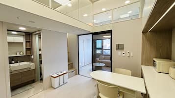 Duplex, City View | Dining