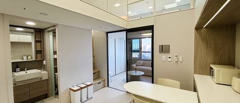 Duplex, City View | Dining