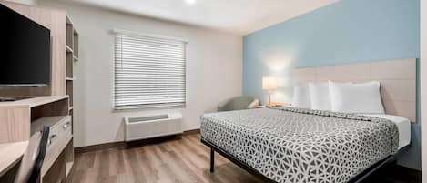 Suite, 1 Queen Bed, Non Smoking