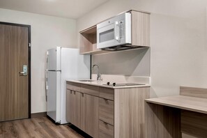 Suite, 2 Queen Beds, Non Smoking | WiFi (free) - Woodspring Suites Baton Rouge Airport (Baton Rouge)
