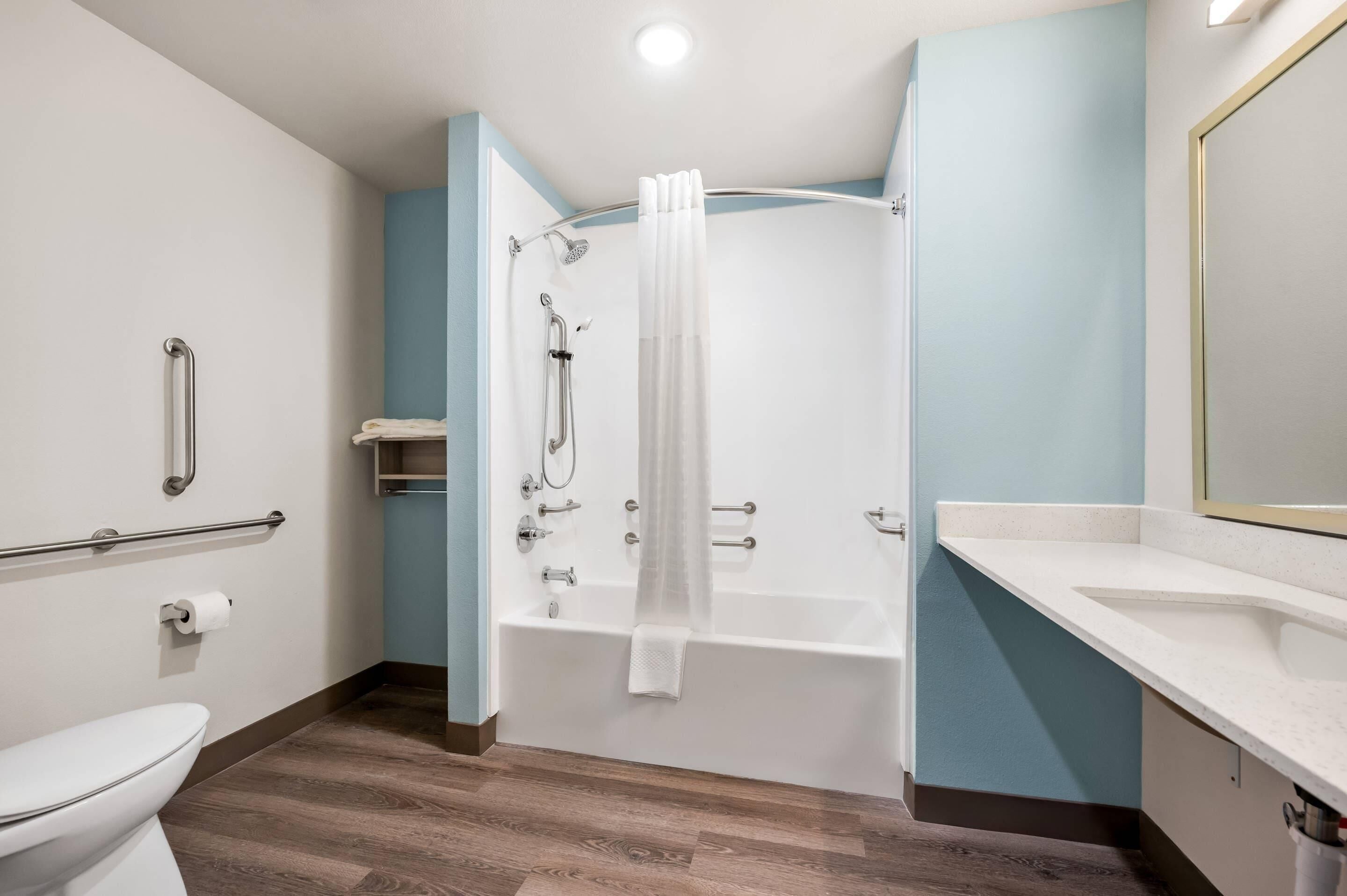 Suite, 2 Queen Beds, Accessible, Non Smoking | WiFi (free)