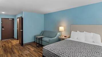 Suite, 1 King Bed, Non Smoking | WiFi (free)