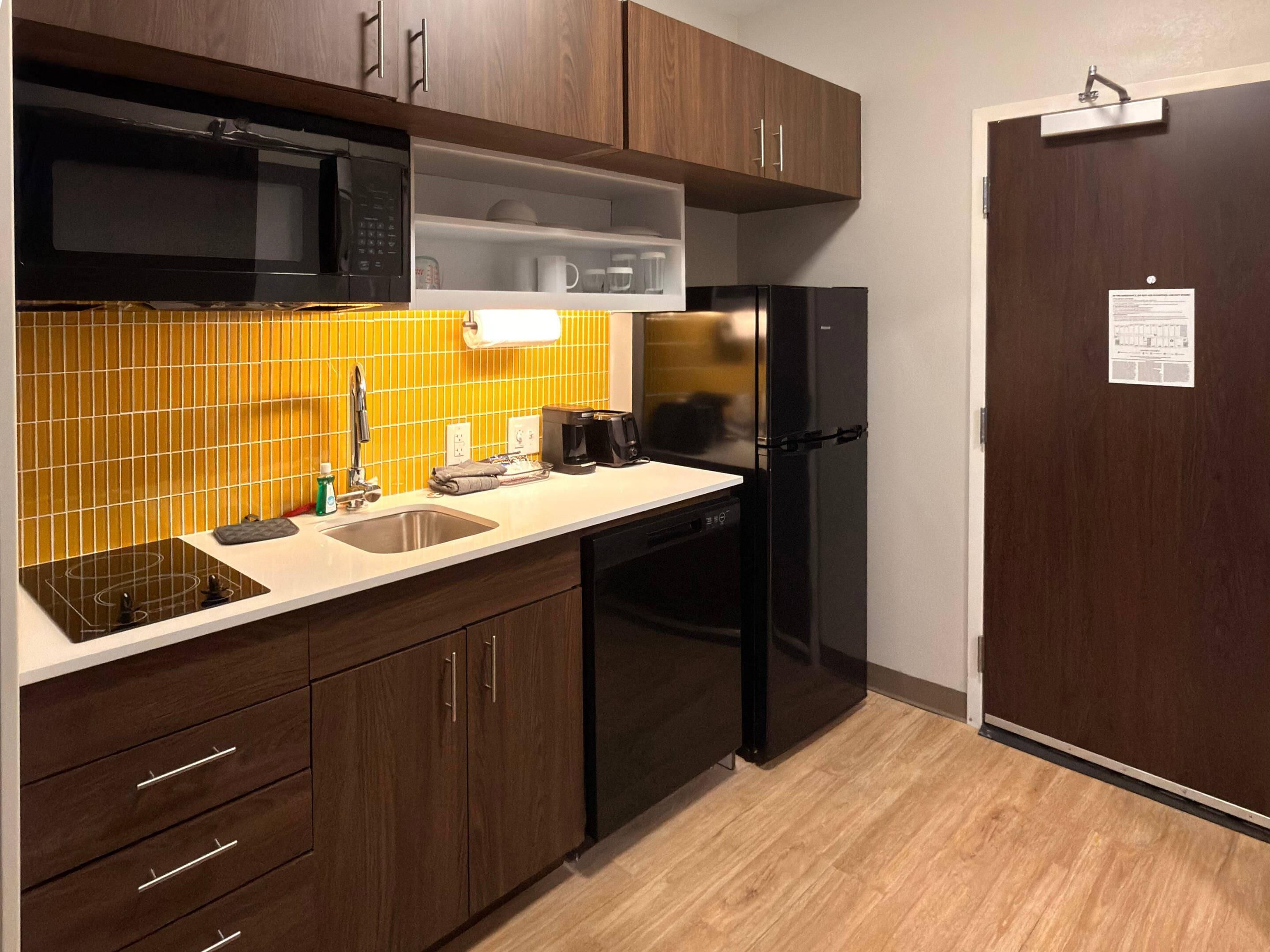 스탠다드룸, 킹사이즈침대 1개, 금연 | 각각 다르게 가구 비치, 책상, 노 트북 작업 공간, 암막 커튼