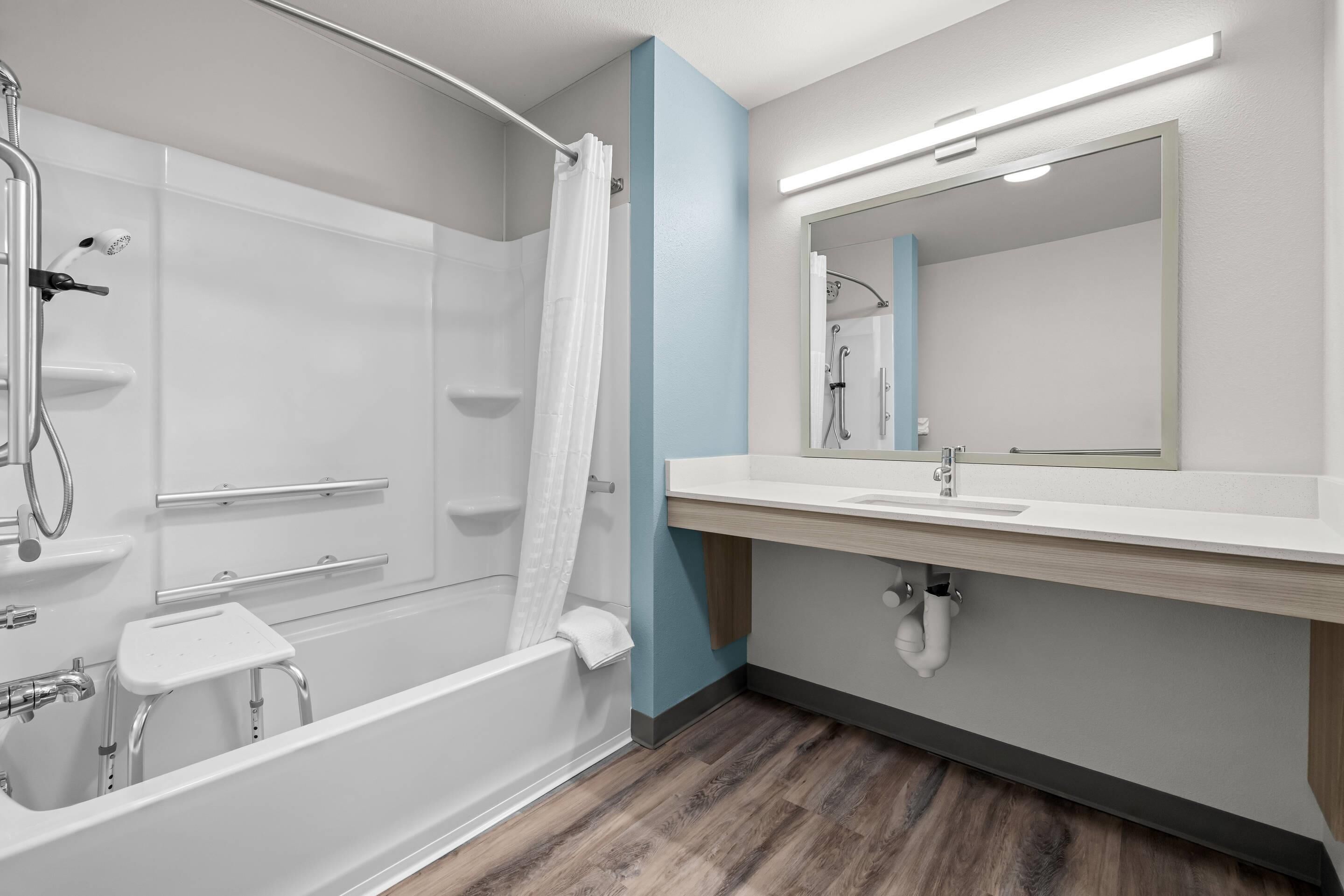 Suite, 2 Queen Beds, Accessible, Non Smoking