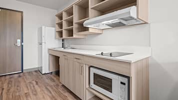 Suite, 1 grand lit, douche accessible en fauteuil roulant, non-fumeur | Accès au Wi-Fi (inclus)