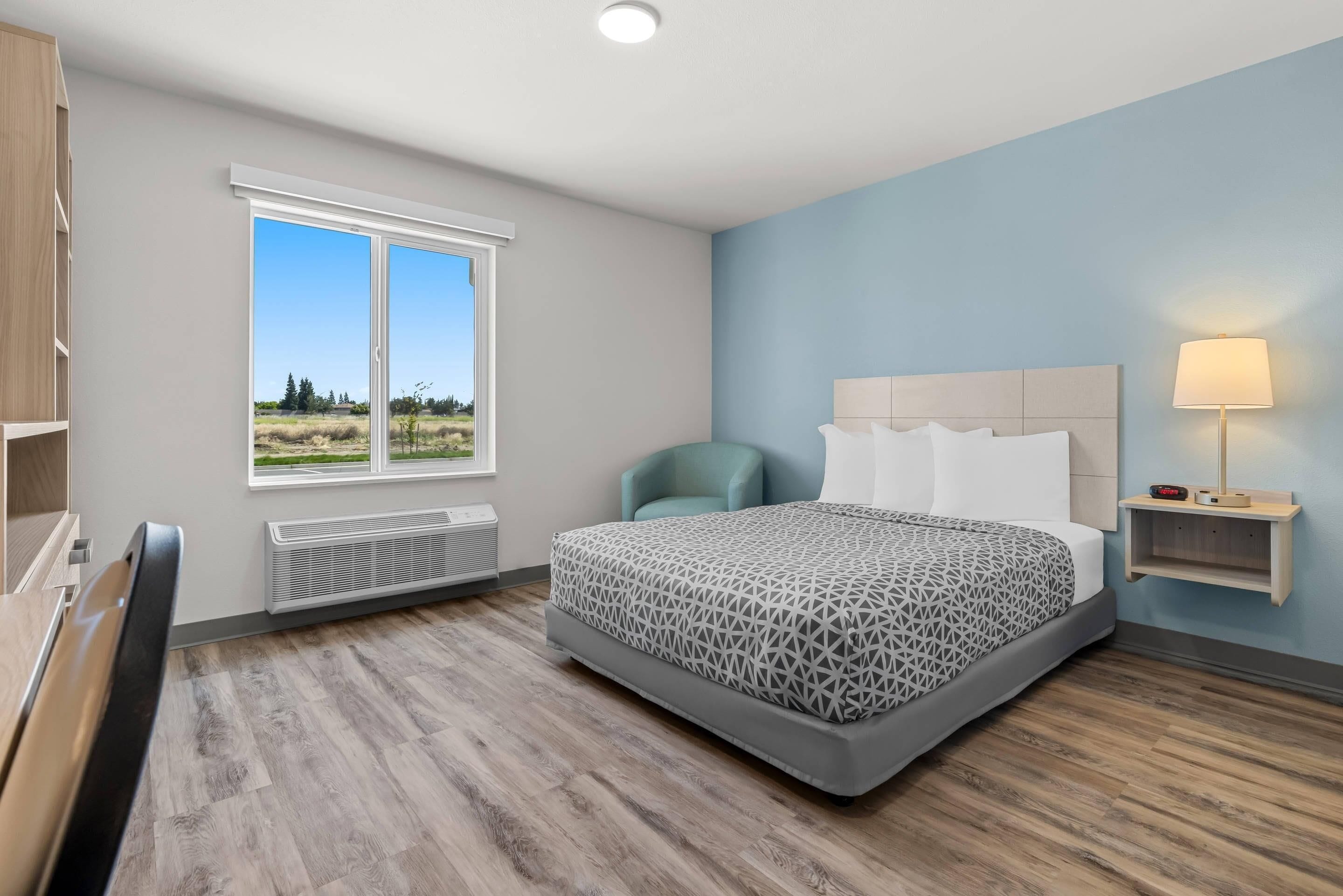 Suite, 1 Queen Bed, Roll-in Shower, Non Smoking | Free WiFi