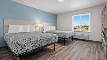 Suite, 2 Queen Beds, Non Smoking