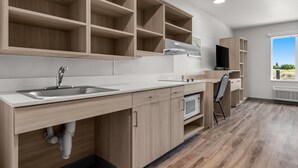 Suite, 1 queensize-seng, tilgjengelighetstilpasset badekar, ikke-røyk