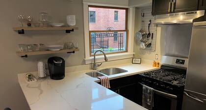 Vintage Capitol Hill Condo w/Secure Parking & Close to Light Rail