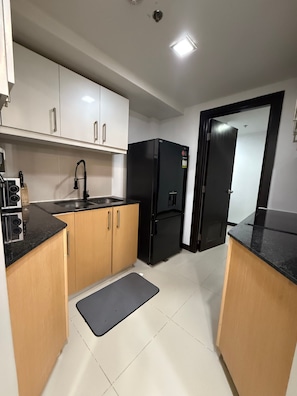 Condo, 1 Bedroom | Interior - Cozy Apartment With Private Room in Vibrant Taguig (Taguig)