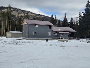 Exterior - Delightful 3-bedroom house located at Spring Hill perfect for your getaway (Anaconda)