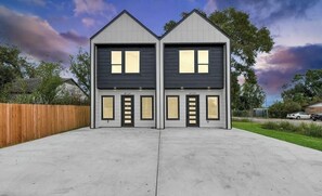 Exterior - Elite Houston Hotspot -Minutes from NRG Stadium & Med Center & Downtown HTX (Houston)