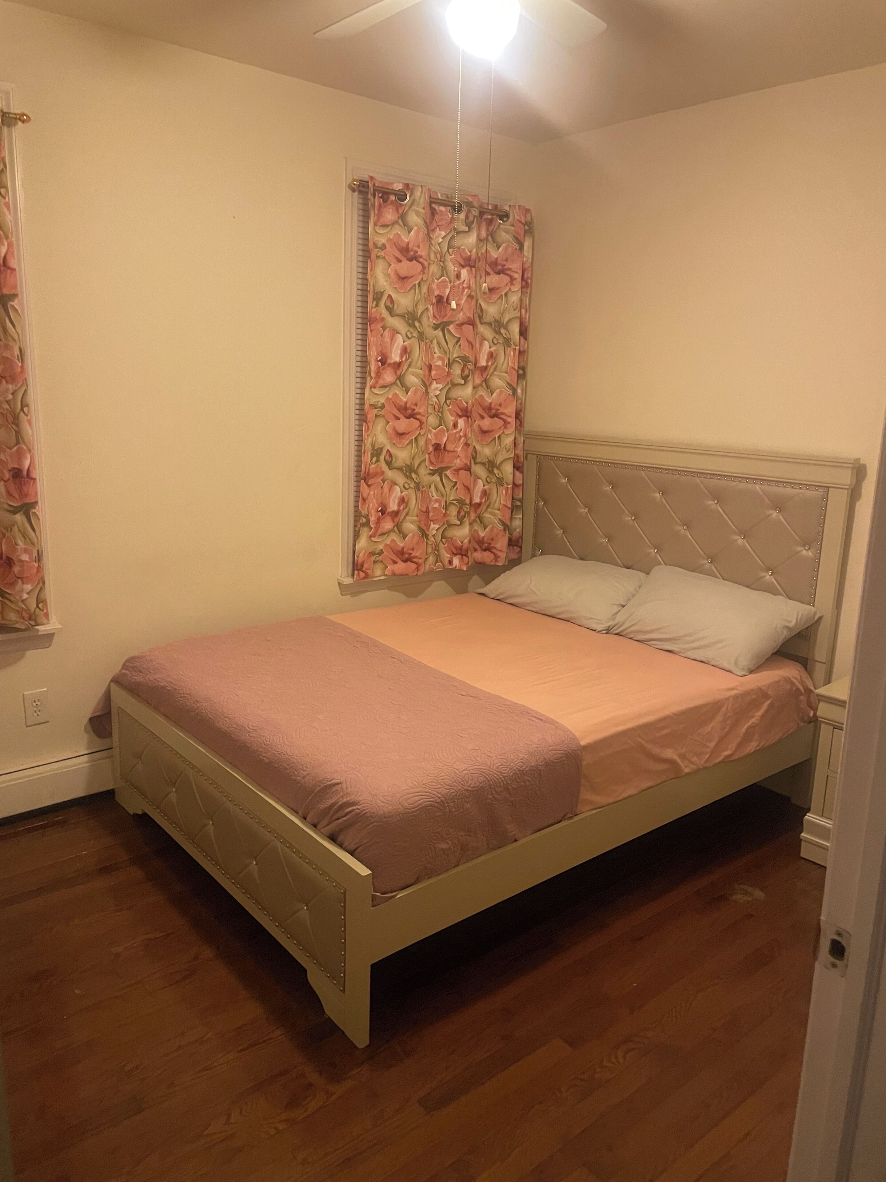 Free WiFi, bed sheets