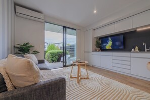 TV - Sydenham Escape with Patio and Parking (Christchurch)