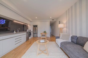 TV - Sydenham Escape with Patio and Parking (Christchurch)