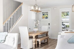 Dining - 🦩Book Me Baby! Happy Together ~ Golf Cart ~ Pet-Friendly🦩 (Miramar Beach)