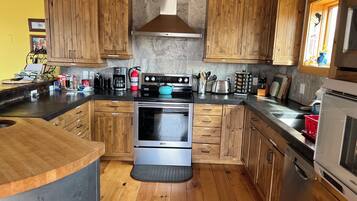 Microones, forn, placa de cuina i rentaplats