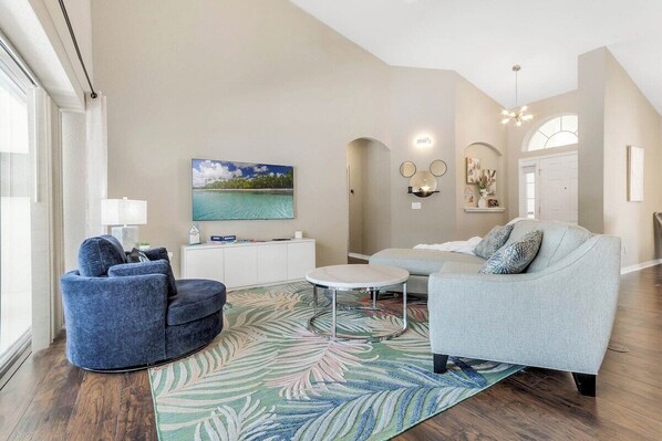 Interior - 333 Burford Circle Davenport (Davenport)