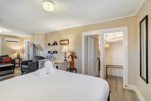 Interior - 15 E Las Animas St (Colorado Springs)