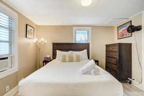 Interior - 15 E Las Animas St (Colorado Springs)