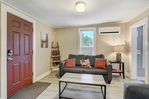 Interior - 15 E Las Animas St (Colorado Springs)