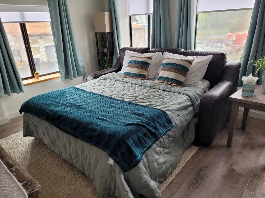 2 chambres, fer et planche à repasser, Wi-Fi, draps fournis