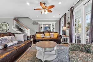 TV - Nemos Reef | Coastal Retreat Near Surfside Pier (Surfside Beach)