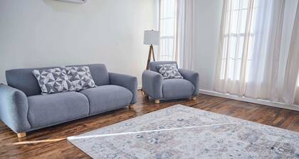 One bedroom apartment in heart of Malone