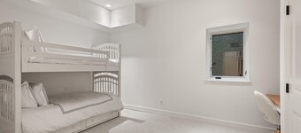 Aspen Eleve Serene 3BR Retreat With Hot Tub