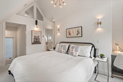 Aspen Eleve Serene 3BR Retreat With Hot Tub