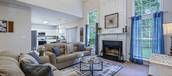 Pet-friendly 3BR w Porch & Grill Weekday Deals!