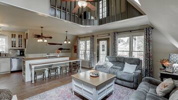 Chalet (3 Bedrooms) | Interior