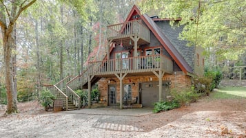 Chalet (3 Bedrooms) | Front of property
