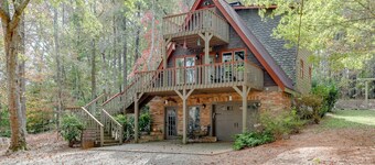 Peaceful Paradise Cabin Farmhouse With Huge Hot Tub