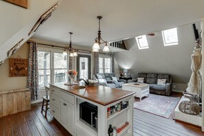 Chalet (3 Bedrooms) | Interior