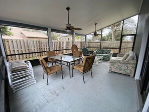 Interior - Relaxing 3 Bed  2 Bath  Wifi by the Intercostal (Holly Hill)
