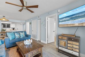 Interior - Oceania Beach Club 103 (New Smyrna Beach)